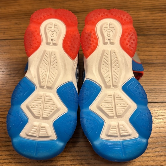 NWOT Paw Patrol Light Up Sandals - Picture 5 of 5